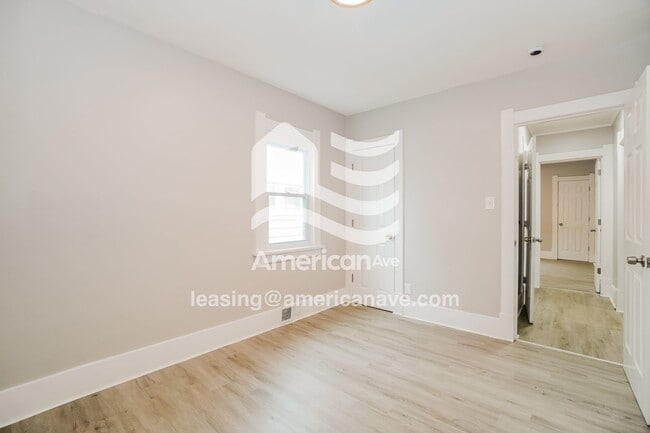 Building Photo - 1736 Mansfield Rd