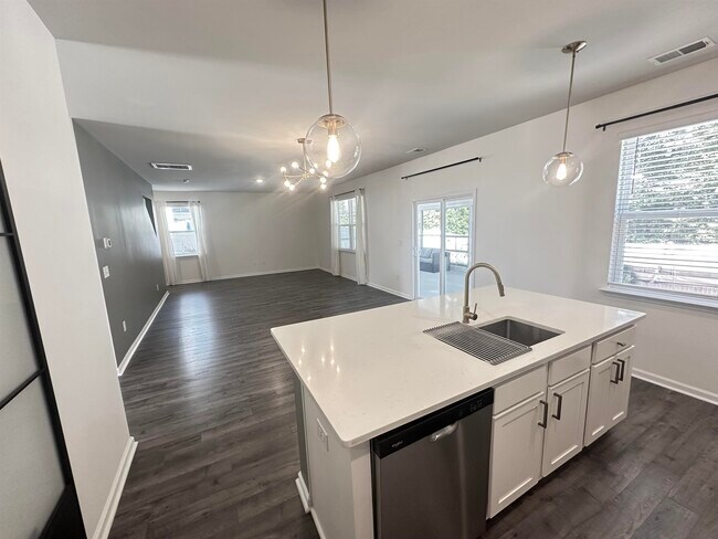 Building Photo - 340 Emery Oak Dr