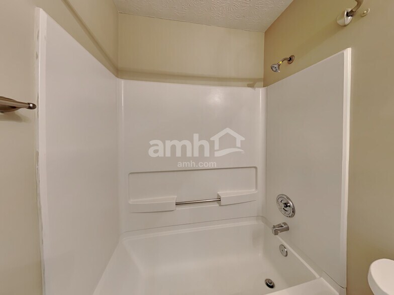 Building Photo - 2103 Yarbrough Way