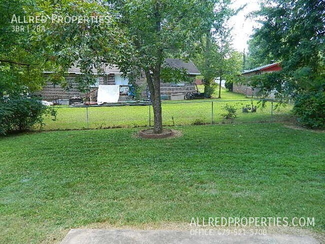 Building Photo - WORK IN PROGRESS: Spacious 3 Bedroom Home in Prime East Fayetteville Location!