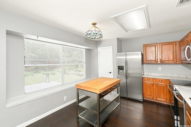 Building Photo - 6023 Broadmeadow