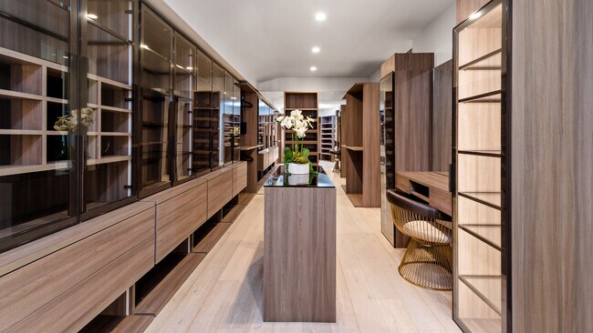 Building Photo - 7567 Hermes Dr