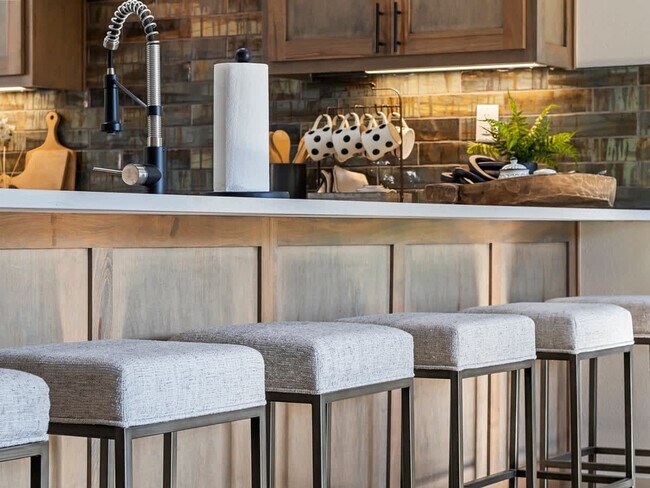 Building Photo - 2104 Almand Dr