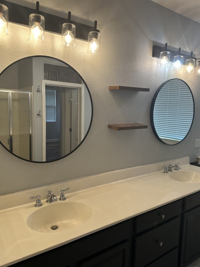 Building Photo - 3904 Purple Finch Ln