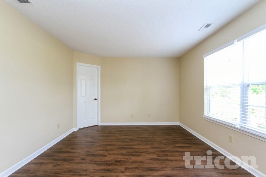Building Photo - 8847 Himebaugh Ln