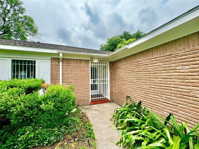 Building Photo - 8419 Neff St