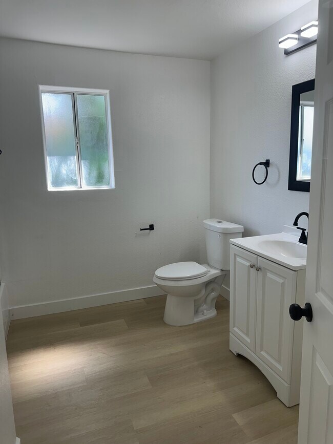 Building Photo - SMRSB