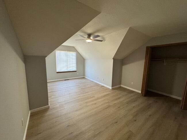 Building Photo - 410 Trent Ct