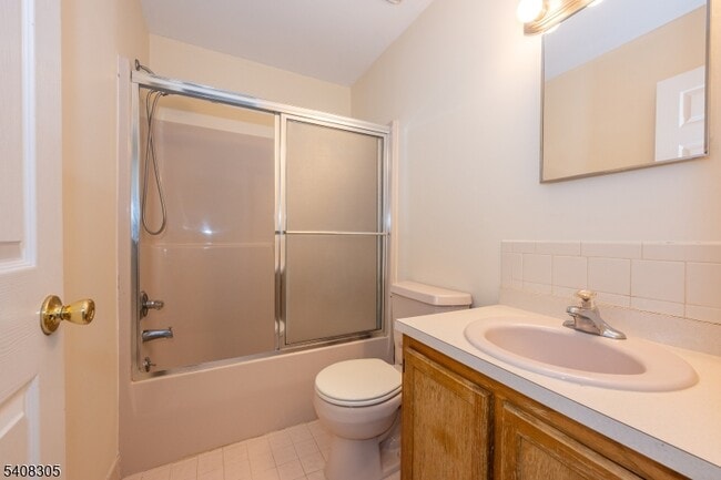 Building Photo - 63 Hickory Way