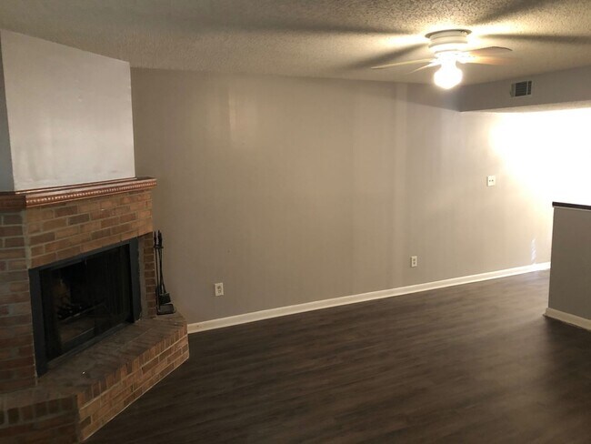 Building Photo - 2438 Ramblewood Ct