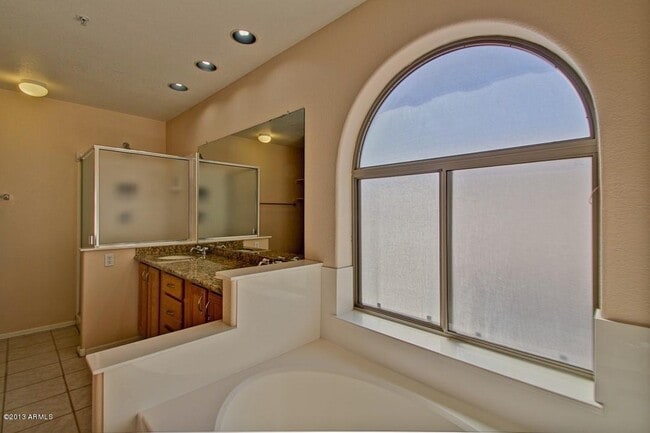 Building Photo - 9649 E Friess Dr