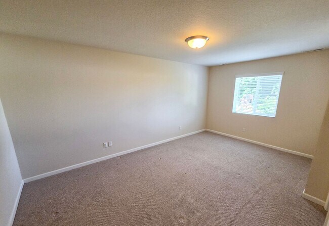 Building Photo - 5725 Karen Lynn Loop S