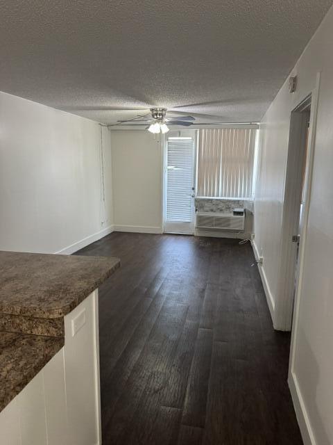 Building Photo - 2701 Riverside Dr