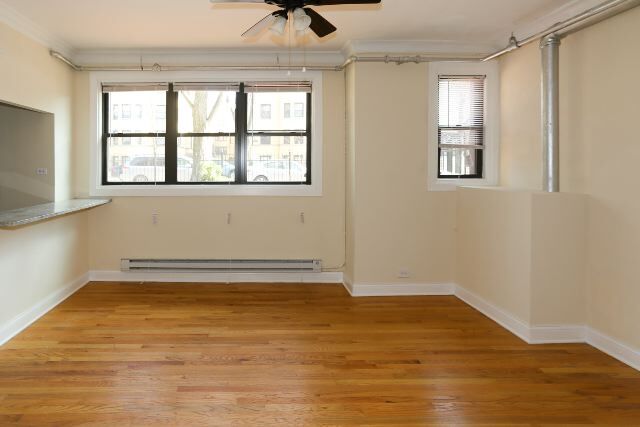 Building Photo - 4619 N Paulina St