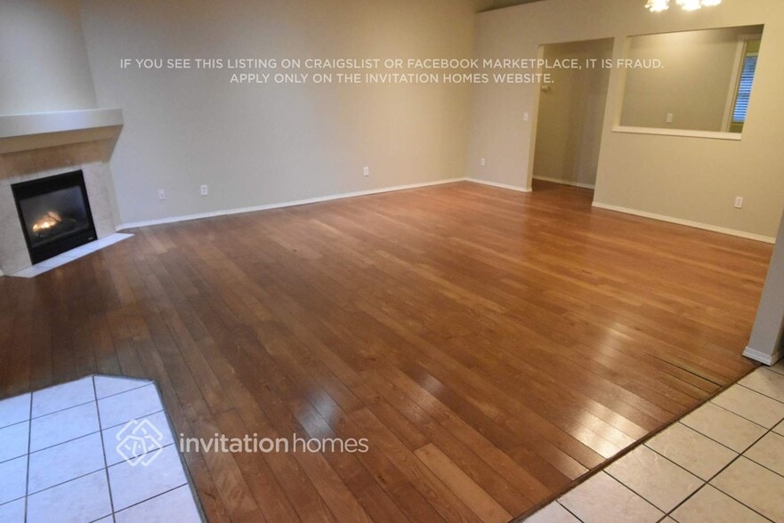 Building Photo - 13421 Des Moines Memorial Dr S