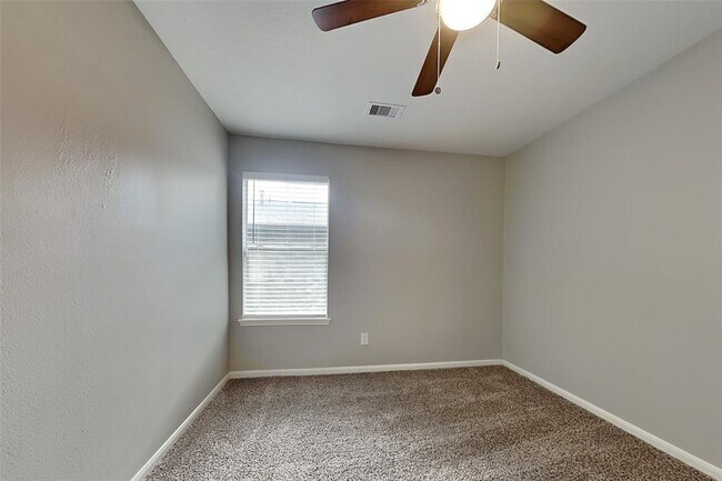 Building Photo - 7323 Red River Dr