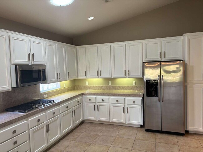 Building Photo - 45218 Coeur Dalene Dr