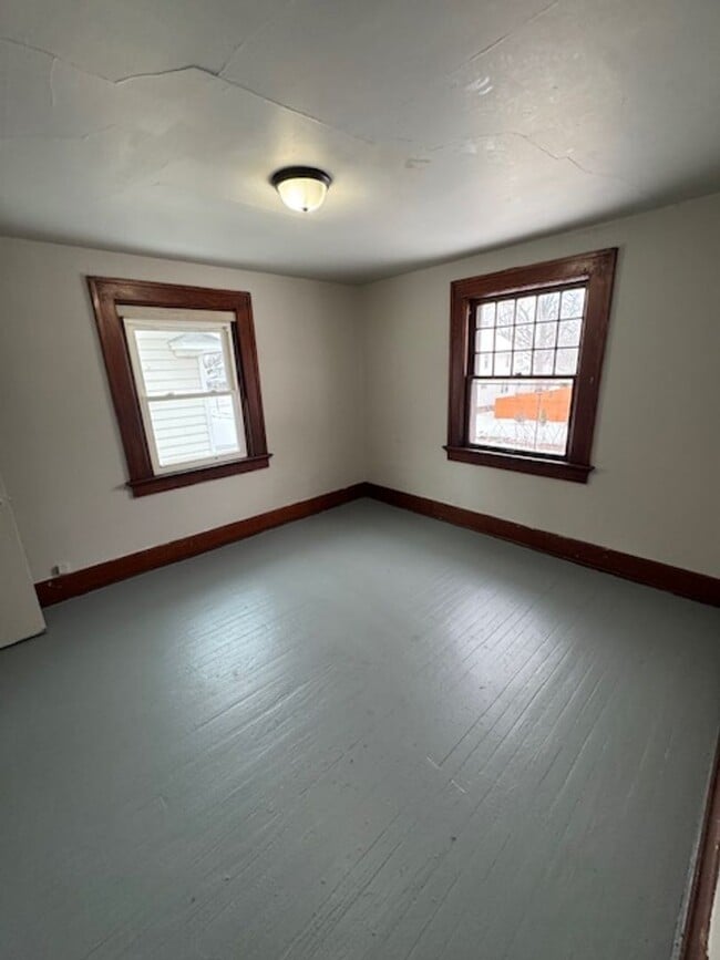 Building Photo - 922 Hamilton Ave