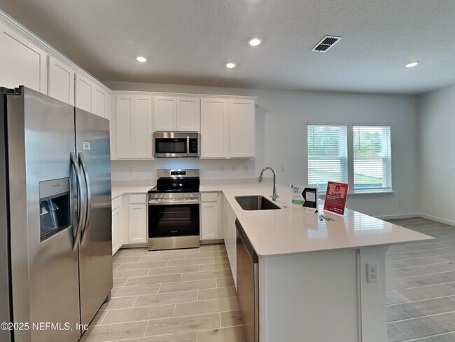 Building Photo - 2137 Windward Cay Ln