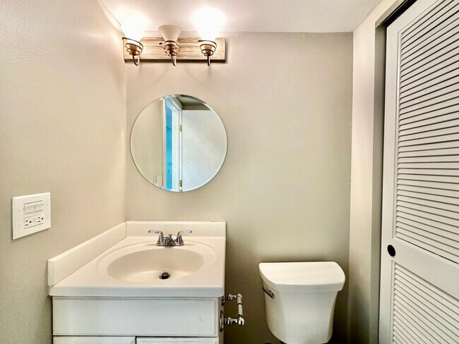 Building Photo - 1226 Clearview Ct