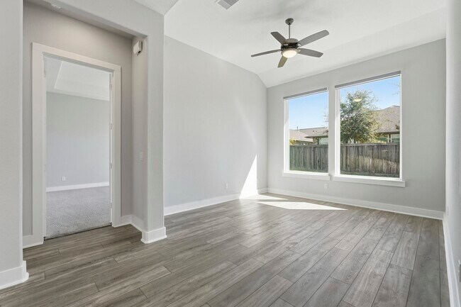 Building Photo - 15822 Pilot Knob Dr