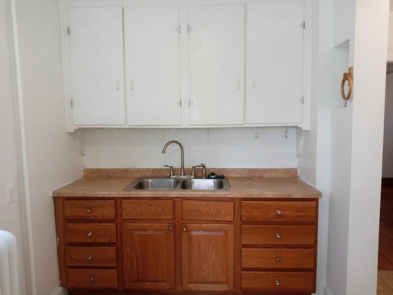 Building Photo - 1210 Erie St