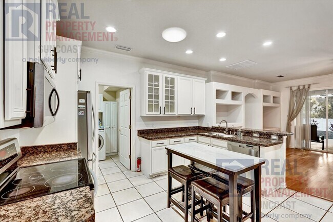 Building Photo - 8231 46th Ct E