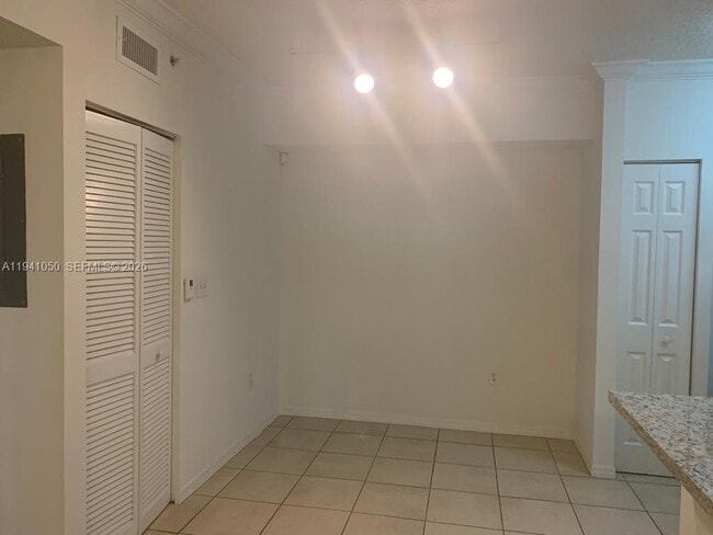 Building Photo - 220 SW 116th Ave