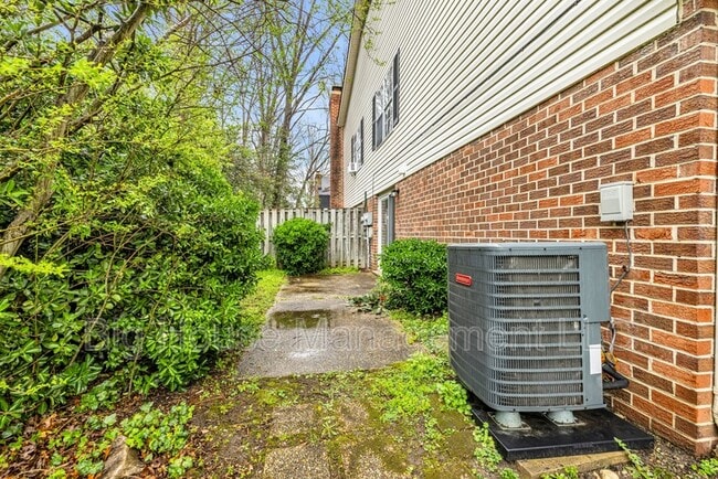 Building Photo - 4536 Reeves Pl