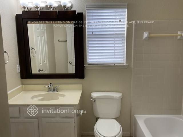 Building Photo - 14423 Sun Harbor Dr