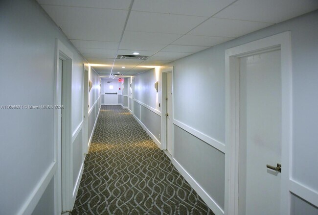 Building Photo - 3700 Galt Ocean Dr