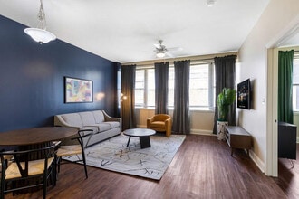 Building Photo - 925 Common St