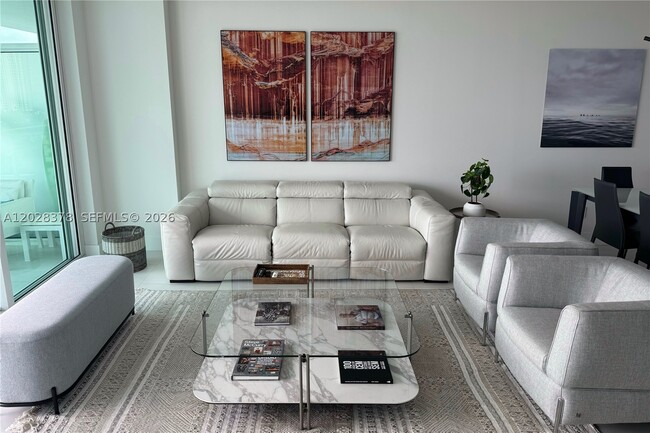 Building Photo - 400 Sunny Isles Blvd