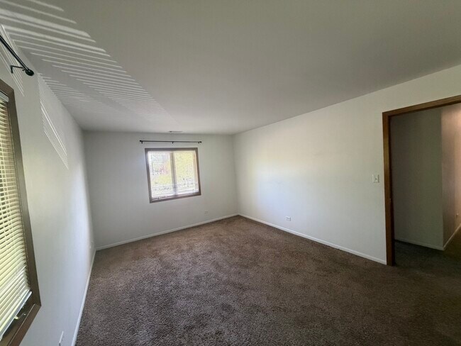 Building Photo - 1501 N Milwaukee Ave