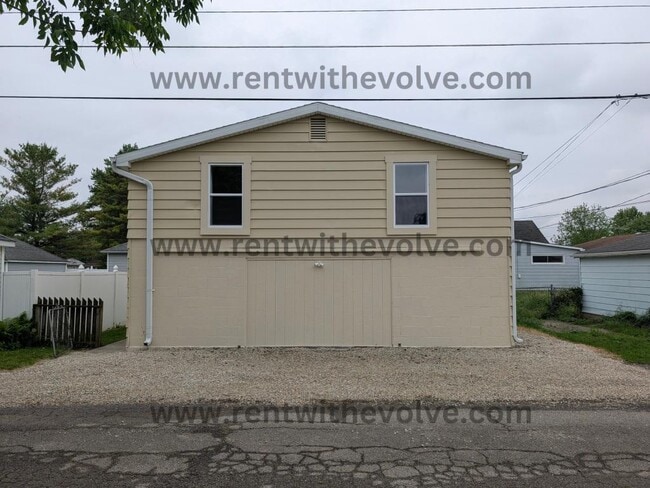 Building Photo - 1620 1/2 P Ave