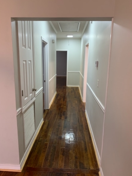 Building Photo - 165 Grove Hl