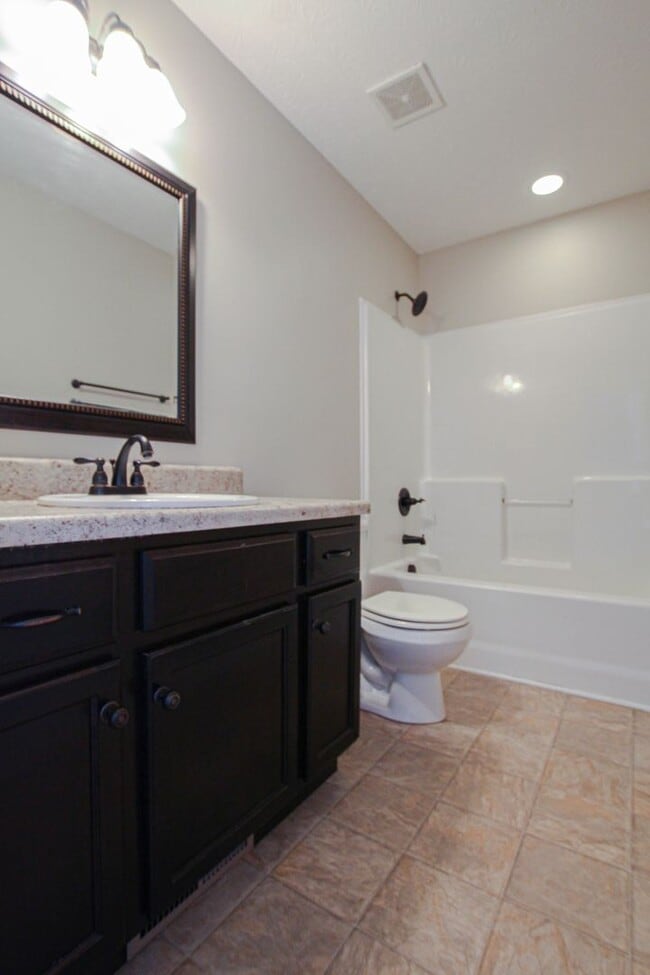 Building Photo - Three Bedroom in Autumn Creek!