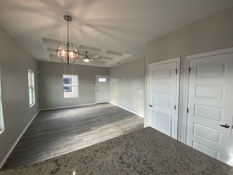 Building Photo - 4908 N Winona Dr