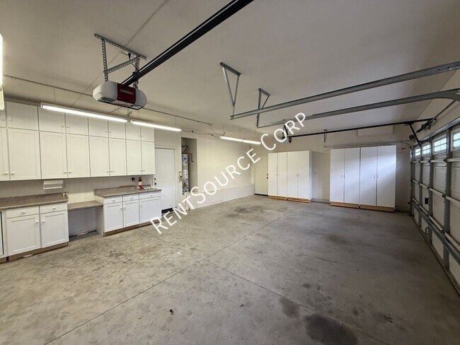 Building Photo - 3714 Pondera St