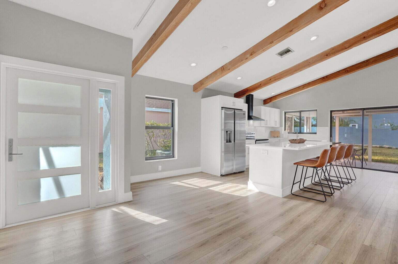 Building Photo - 940 Rainberry Lake Dr