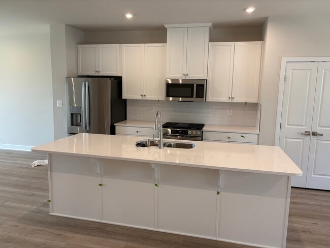 Building Photo - 4504 Dandelion Loop
