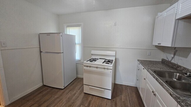 Building Photo - Beautiful Inside