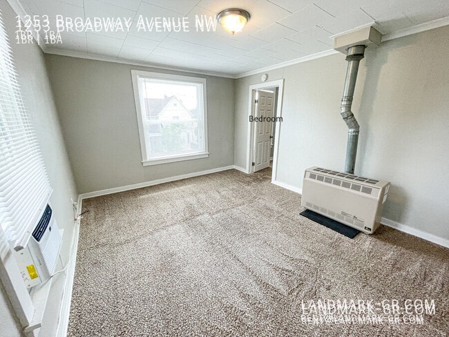 Building Photo - 1253 Broadway Ave NW