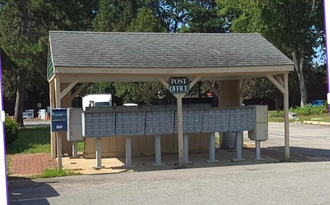 Building Photo - 185 Loudon Rd