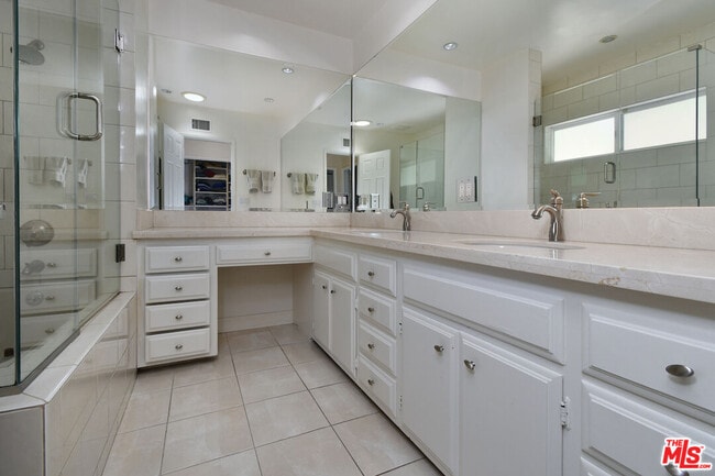 Building Photo - 3421 Castlewoods Pl