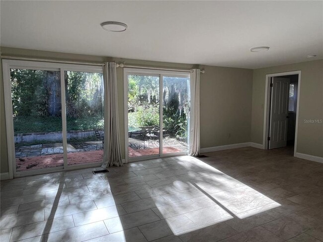 Building Photo - 12 S University Cir