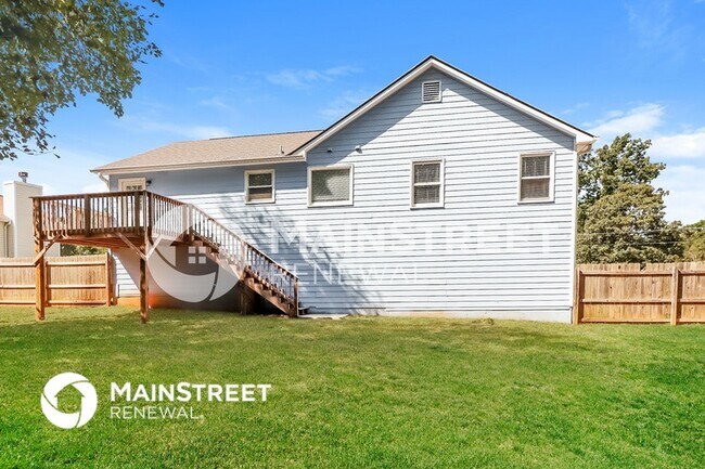 Building Photo - 23 Silverthorne Dr