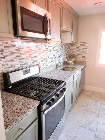 Building Photo - 9578 Landbreeze Row