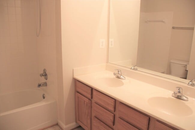 Building Photo - 1616 Benoli Ct