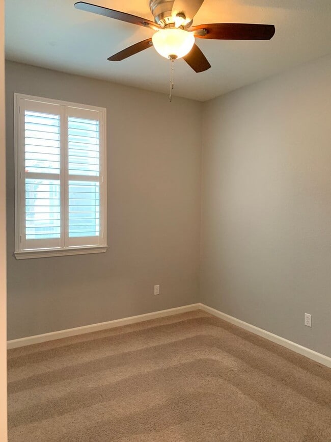 Building Photo - Designer Inspired 4x3 Stunning Home with Bonus Room and 2 Car Garage!